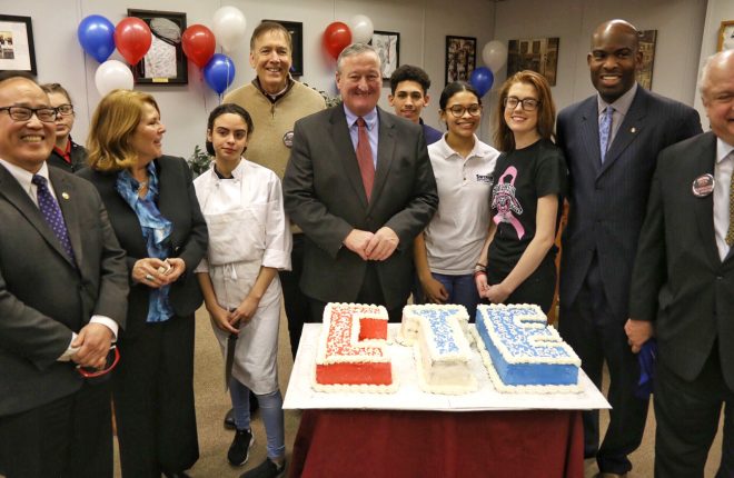 Mayor Kenney with culinary students at Swenson
