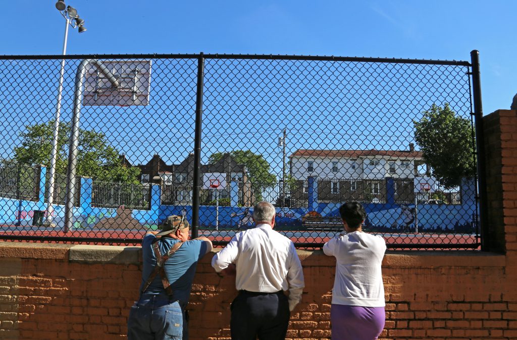 Mayor Kenney visit Tustin Playground