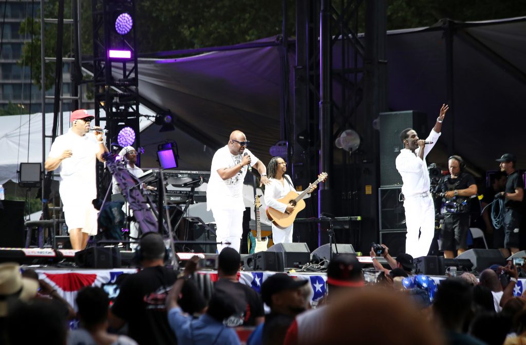 Boyz II Men perform during Wawa Welcome America July 4th concert.