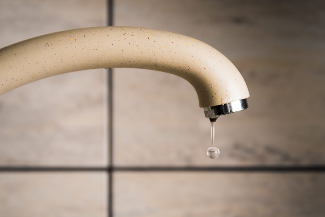 Picture of a water faucet by Kamil Kaczor/Flickr