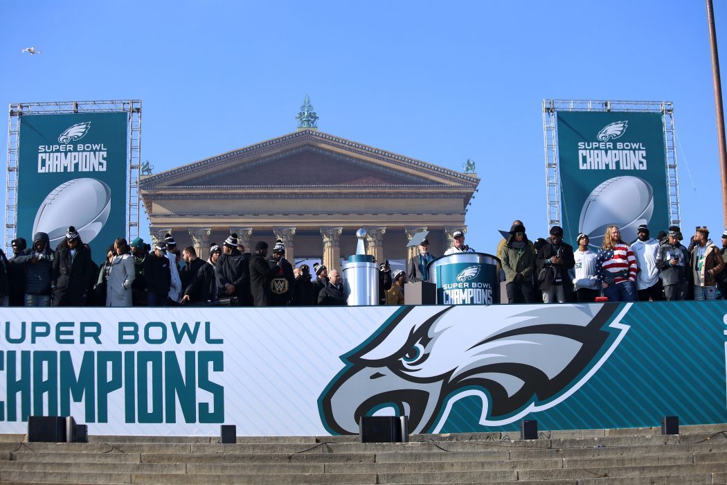 Mayor Kenney speaks at the during the ceremony following the Eagles Parade