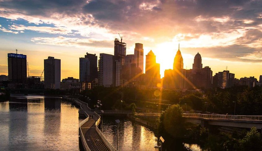 Philadelphia skyline while the sun is rising