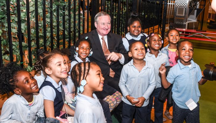 Mayor Kenney gathers with PHLpreK students