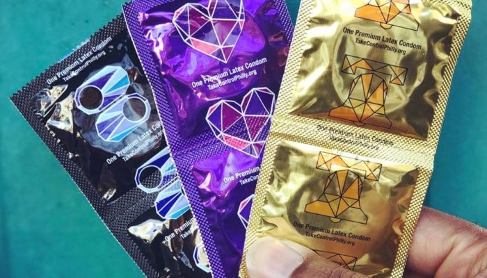Kondomu za Latex katika vifuniko vya foil.