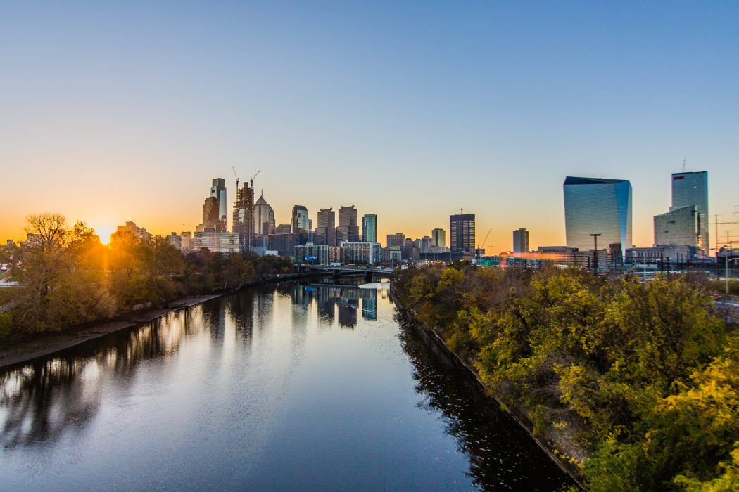 philadelphia skyline at dusk