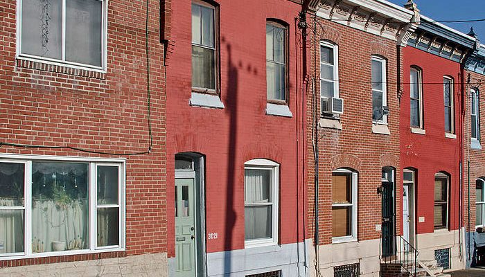 Brik rowhomes nan Philadelphia.