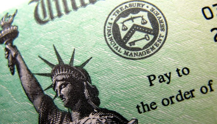 Un cheque del Departamento de Tesoreria de los Estados Unidos