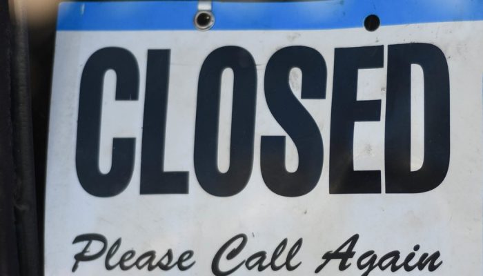 closed sign on business