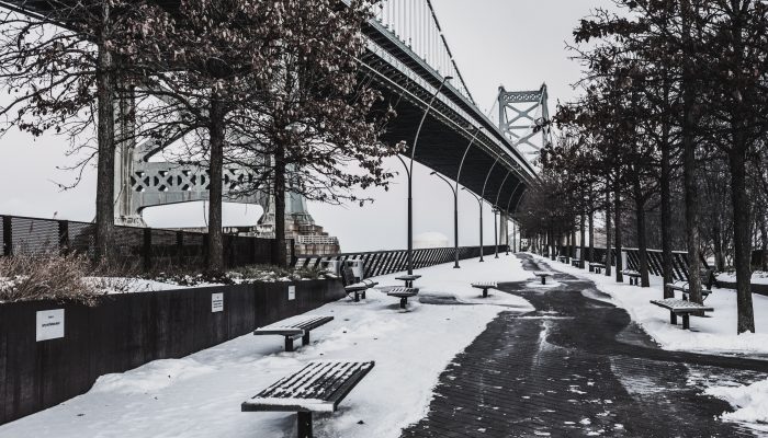 Nieve en el puente Ben Franklin