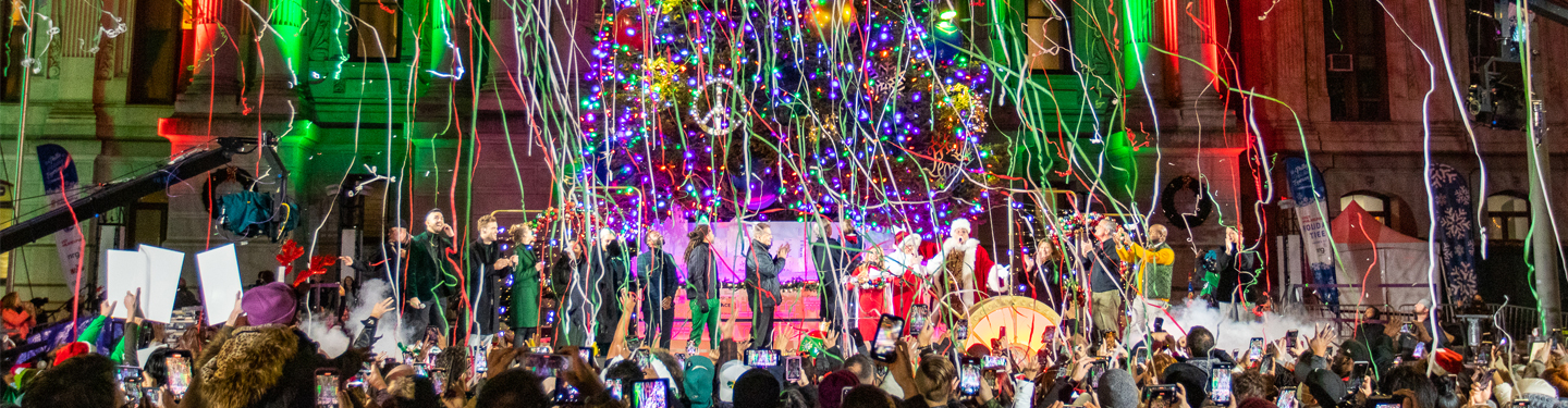 Un spectacle de Noël à l'hôtel de ville.