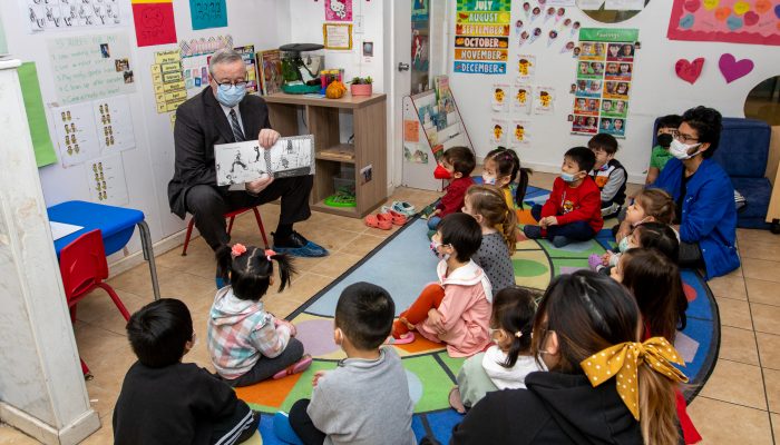 Mayor Kenney reading to pre K students