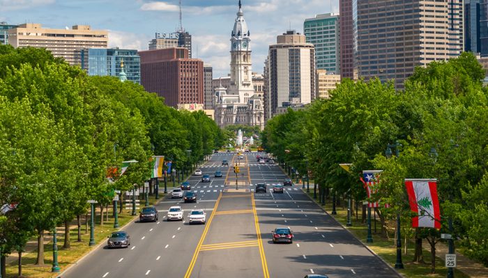 View of Benjamin Franklin Parkway and City Hall with a bird's-eye view.